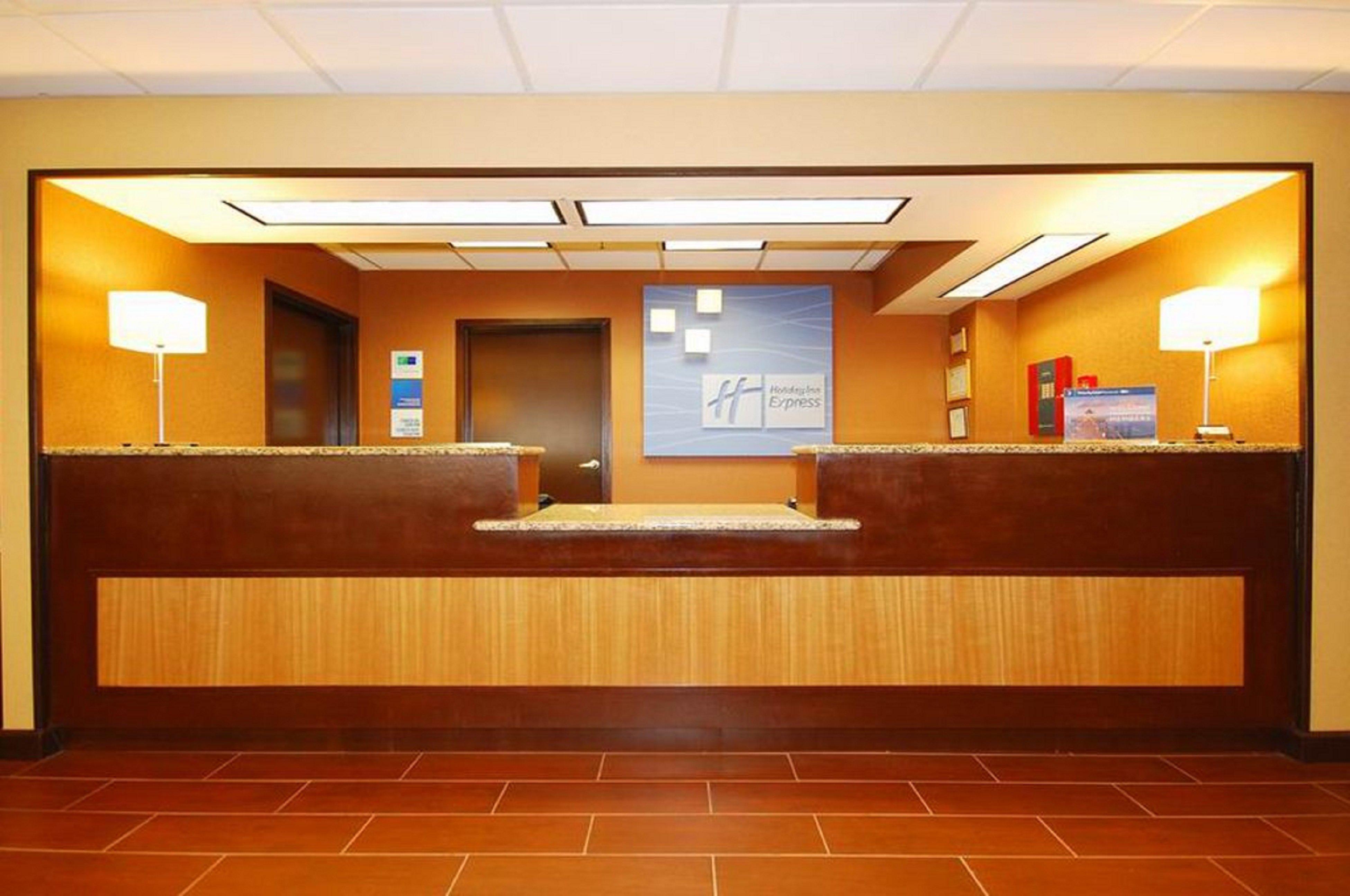 Holiday Inn Express Forsyth By Ihg Exterior foto