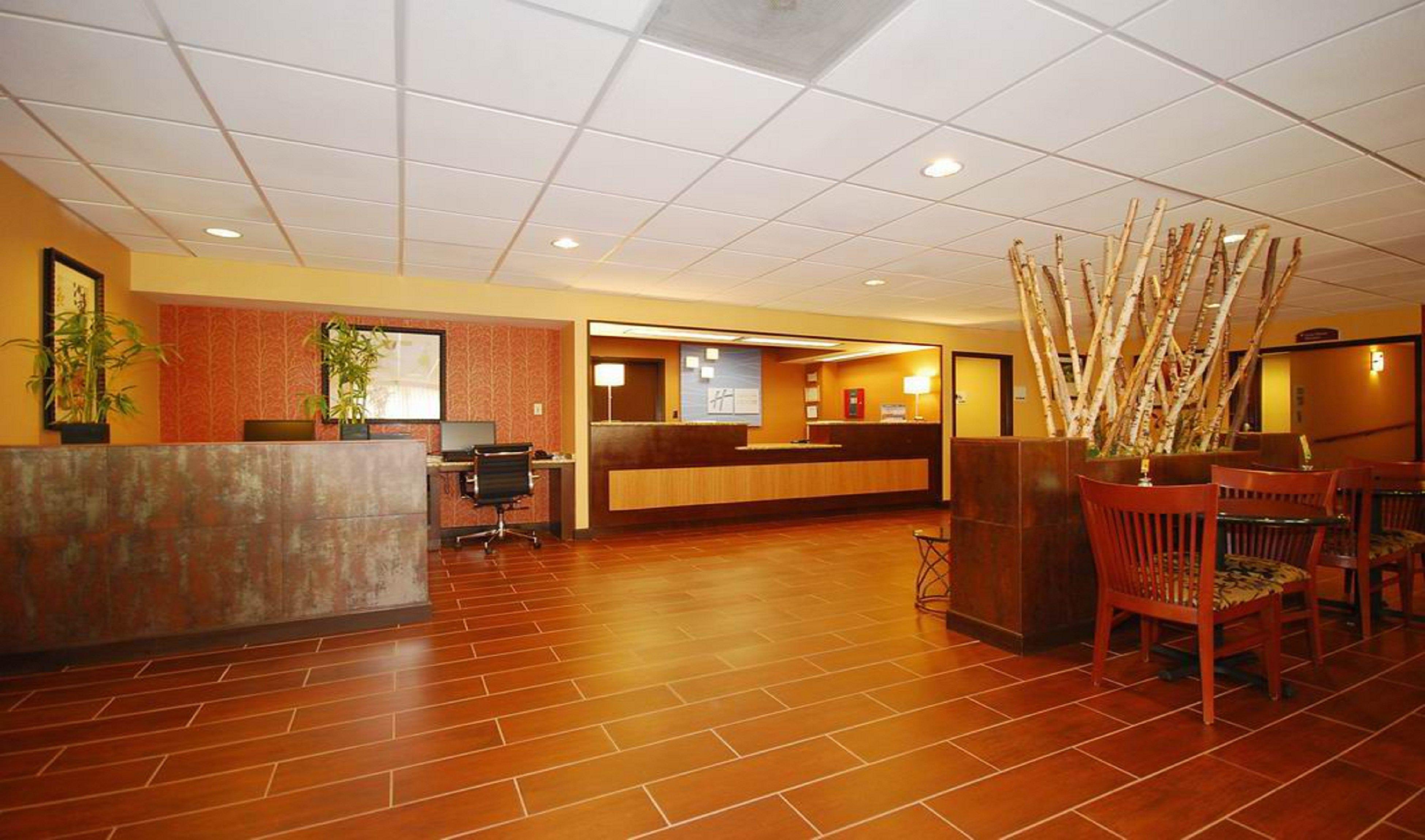 Holiday Inn Express Forsyth By Ihg Exterior foto