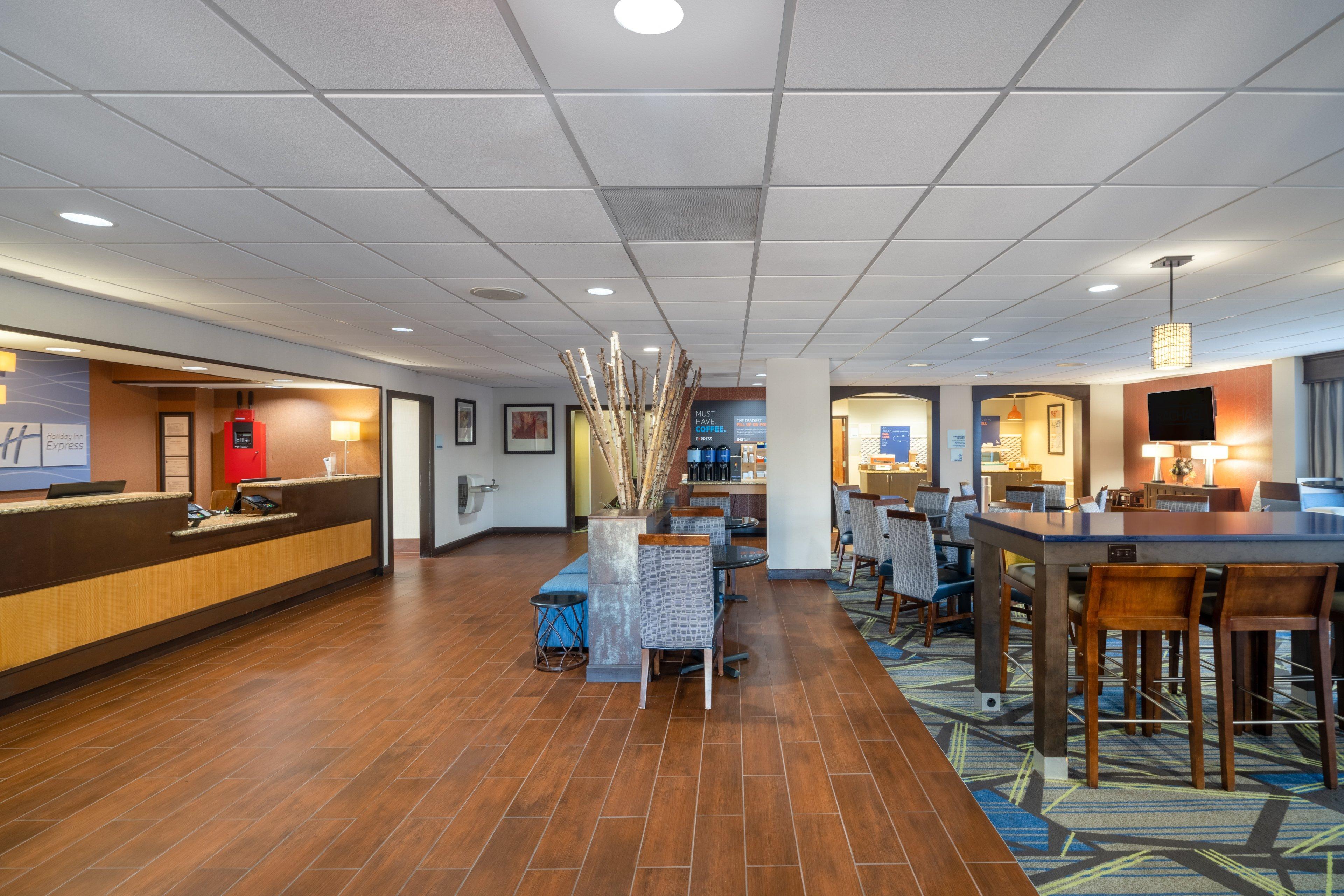 Holiday Inn Express Forsyth By Ihg Exterior foto