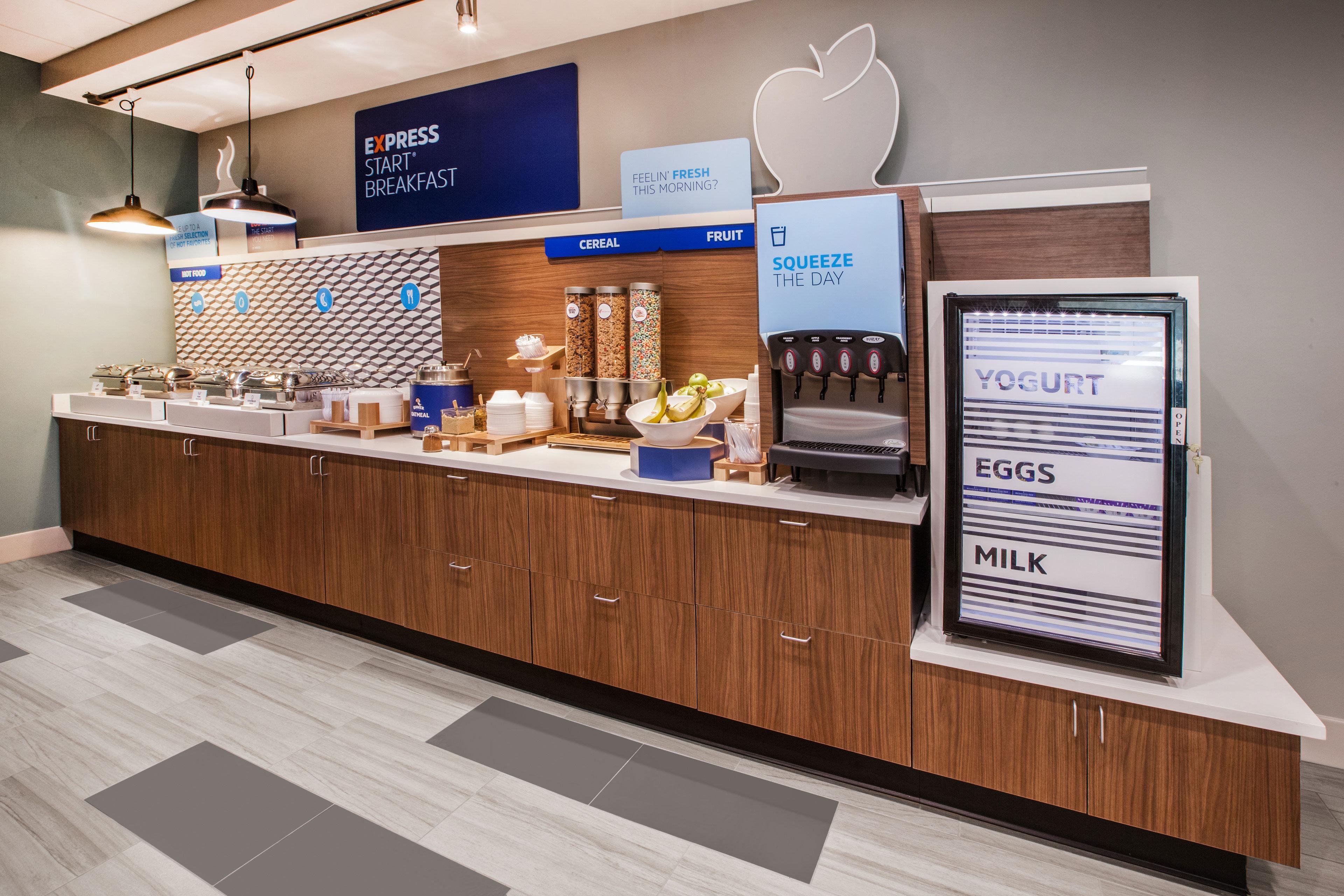 Holiday Inn Express Forsyth By Ihg Exterior foto