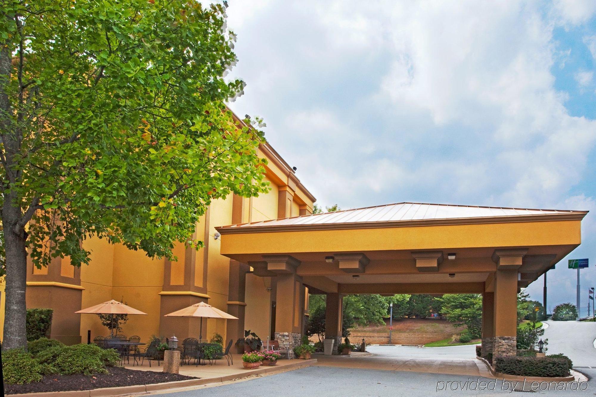 Holiday Inn Express Forsyth By Ihg Exterior foto
