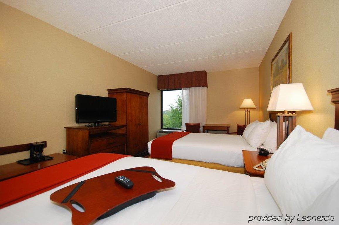 Holiday Inn Express Forsyth By Ihg Habitación foto